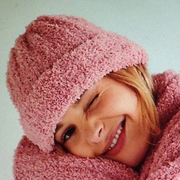 Free People Accessories - Free People Head In the Clouds Plush Beanie